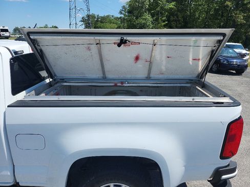 Used 2022 Chevrolet Colorado LT w/ Fleet Safety Package RWD image 18