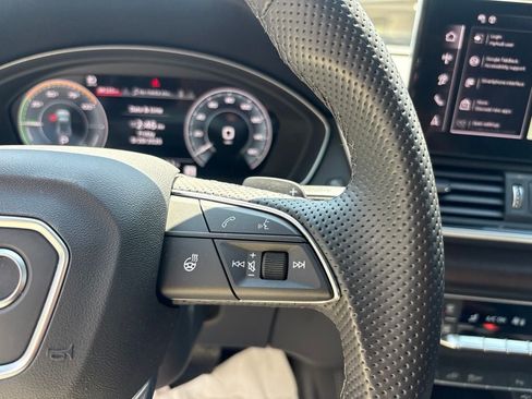 Used 2025 Audi Q5 e Premium Plus w/ Premium Plus Package AWD/4WD image 23