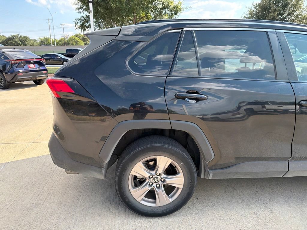 Used 2023 Toyota RAV4 XLE FWD image 4