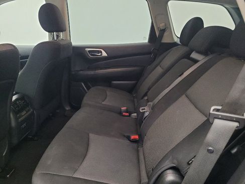 Used 2020 Nissan Pathfinder SV image 18