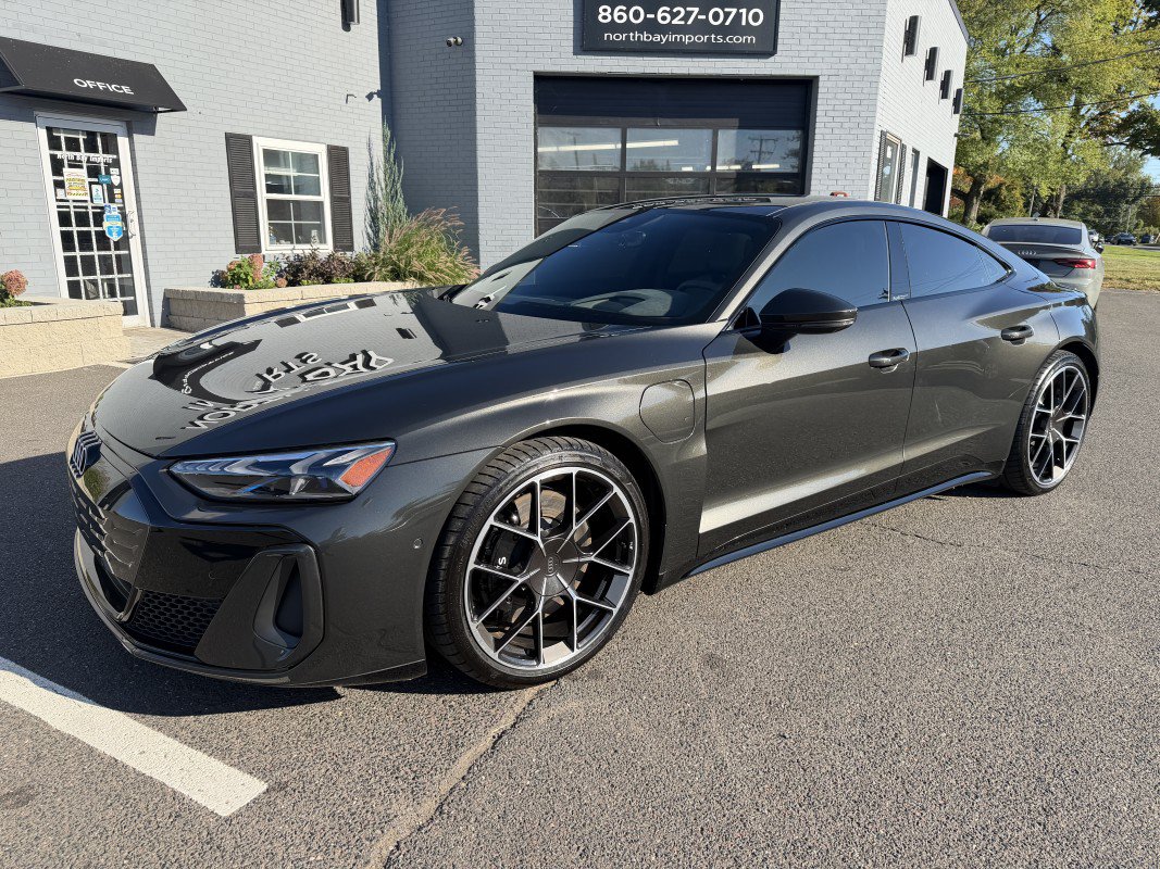 Used 2025 Audi S e-tron GT Prestige AWD/4WD image 2