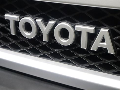 Used 2014 Toyota FJ Cruiser 4WD w/ Upgrade Package image 13