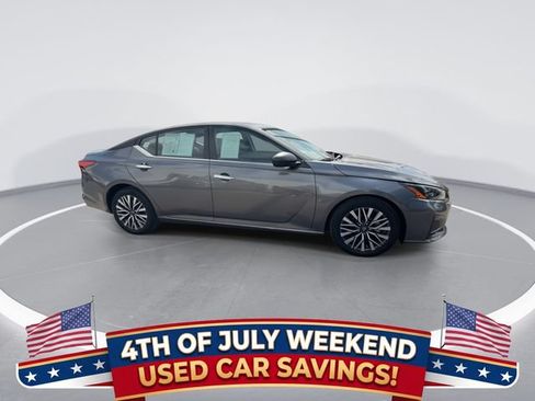 Used 2024 Nissan Altima 2.5 SV FWD image 9
