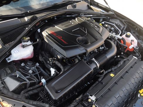 Used 2022 Alfa Romeo Giulia Veloce image 29