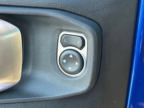 Used 2019 Jeep Wrangler Unlimited Sport S AWD/4WD image 25