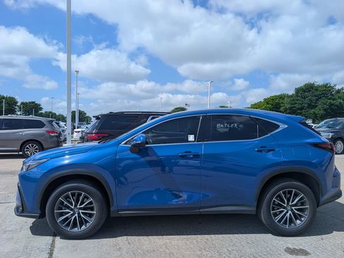 Used 2025 Lexus NX 250 FWD w/ Accessory Package (2T) image 3