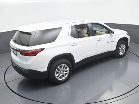Used 2022 Chevrolet Traverse LS image 49