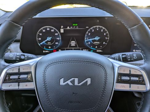 Used 2023 Kia Telluride SX image 25