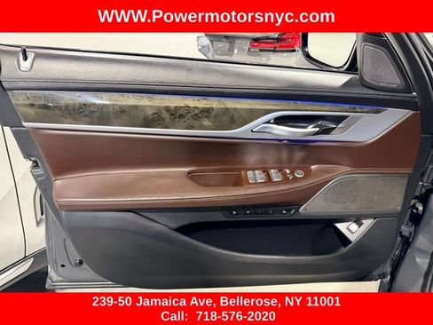 Used 2021 BMW 750i xDrive w/ Executive Package AWD/4WD image 42