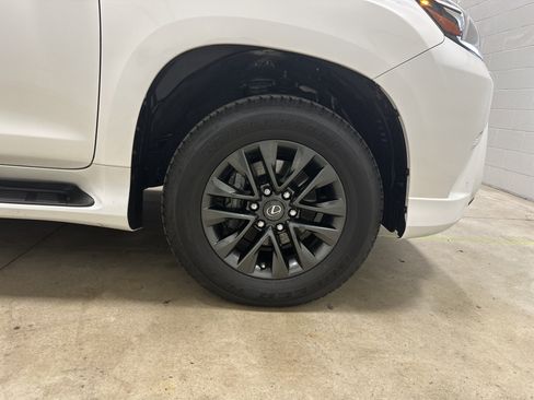 Certified 2023 Lexus GX 460 Premium w/ Premium Package image 13