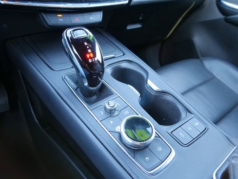 Certified 2024 Cadillac XT4 Premium Luxury image 25