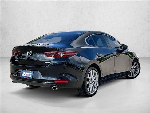 Used 2019 MAZDA MAZDA3 Sedan FWD image 2