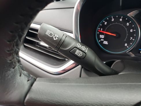 Used 2022 Chevrolet Equinox LT w/ Driver Convenience Package image 18