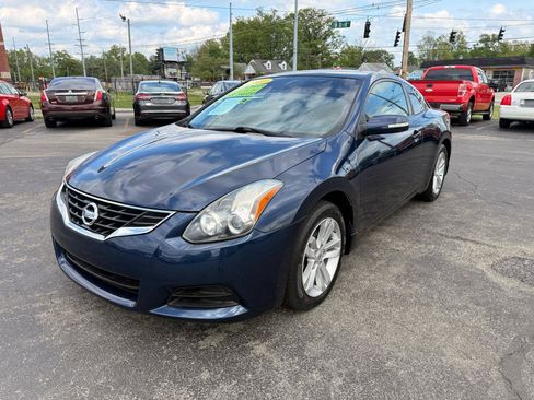 Used 2011 Nissan Altima 2.5 S w/ 2.5S Premium Pkg image 3