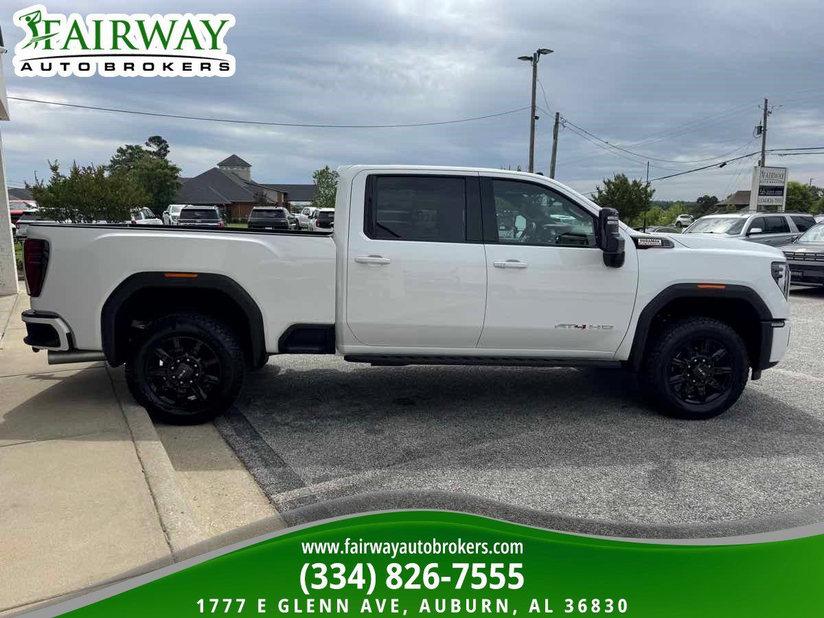 Used 2025 GMC Sierra 2500 AT4 w/ AT4 Premium Plus Package AWD/4WD image 5