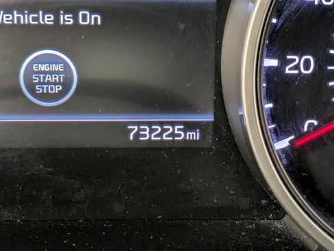 Certified 2022 Kia Carnival LX image 17