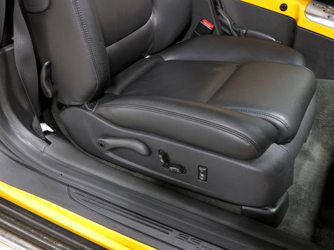 Used 2005 Chevrolet SSR w/ Preferred Equipment Group image 57