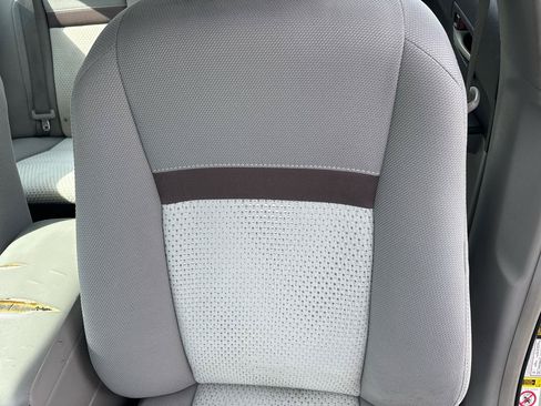 Used 2013 Toyota Camry LE FWD image 29
