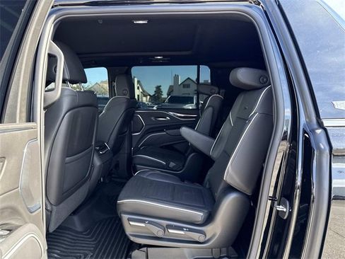 Certified 2023 Cadillac Escalade ESV Premium Luxury image 13