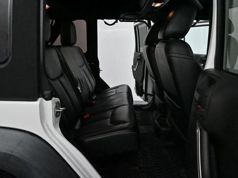 Used 2014 Jeep Wrangler Unlimited Rubicon AWD/4WD image 29