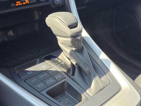 Certified 2025 Toyota RAV4 LE AWD/4WD image 27