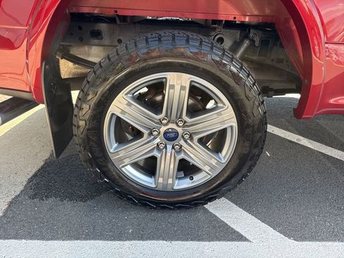 Used 2019 Ford F150 Lariat image 9