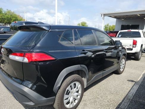 Used 2022 Toyota Corolla Cross L image 2