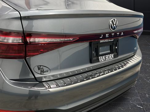 Used 2025 Volkswagen Jetta SE w/ Sunroof Package FWD image 36