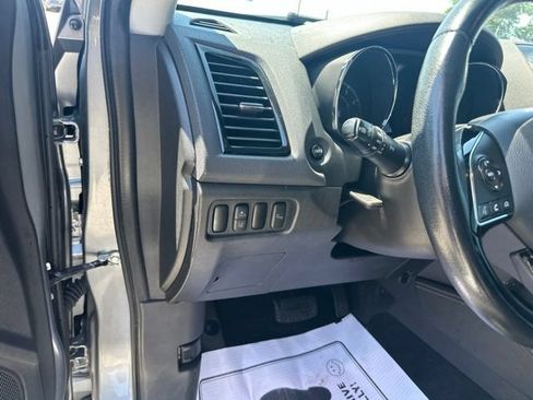 Used 2021 Mitsubishi Outlander Sport SE FWD image 32