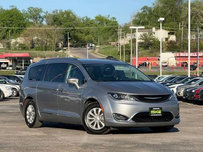 Used 2018 Chrysler Pacifica Touring-L