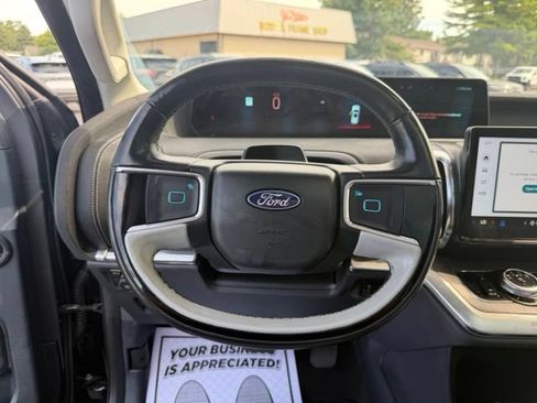 Used 2025 Ford Expedition Max Platinum w/ Platinum Ultimate Package AWD/4WD image 24