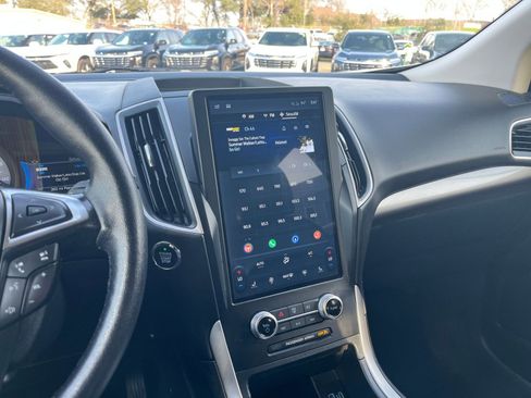 Used 2024 Ford Edge SEL image 17