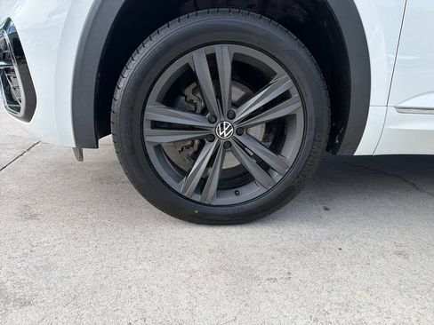 Used 2021 Volkswagen Atlas Cross Sport SE w/ V6 Towing Package FWD image 15