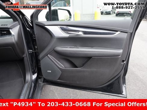 Used 2023 Cadillac XT5 Premium Luxury image 10