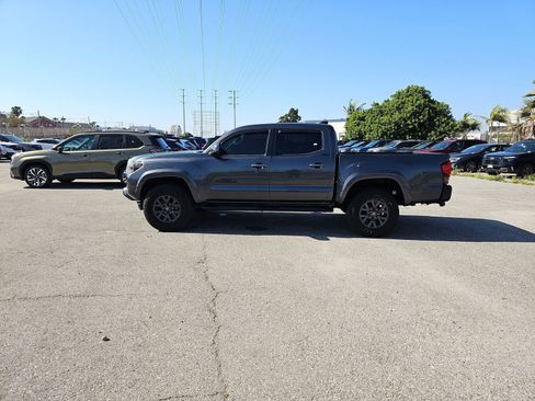 Used 2020 Toyota Tacoma SR5 image 4