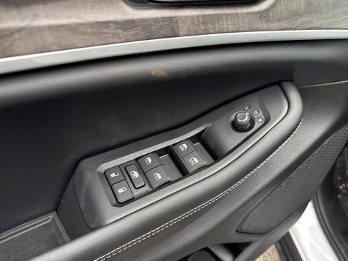 New 2026 Jeep Grand Cherokee Altitude AWD/4WD image 19