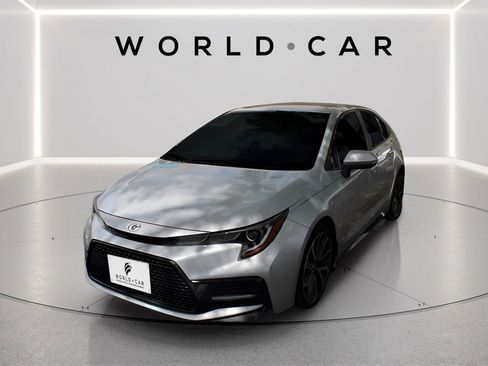 Used 2022 Toyota Corolla SE image 3