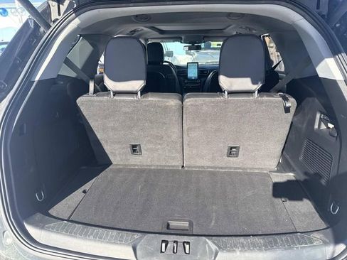 Used 2023 Ford Explorer Limited w/ Limited Technology Package image 8