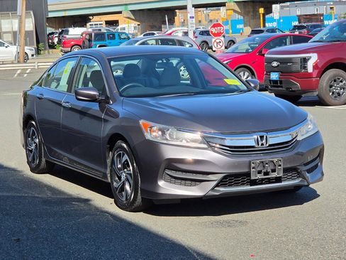 Used 2017 Honda Accord LX image 3