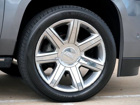 Used 2019 Cadillac Escalade Premium Luxury AWD/4WD image 31
