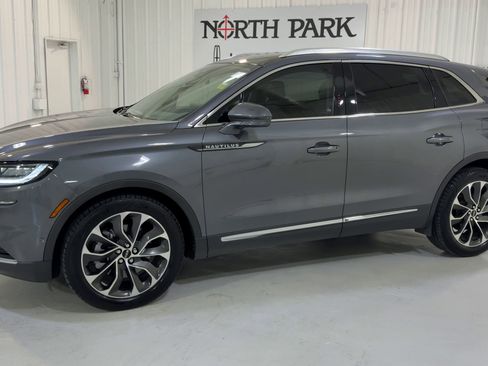 Used 2022 Lincoln Nautilus Reserve w/ Equipment Group 201A image 6