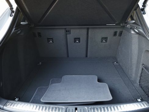 New 2026 Porsche Macan image 34