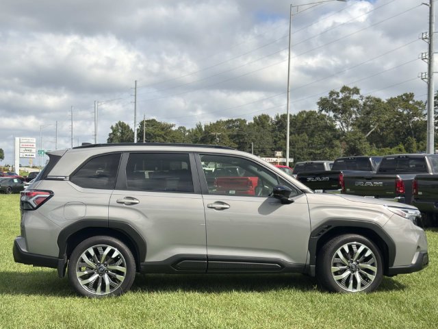 Used 2025 Subaru Forester Touring AWD/4WD image 6