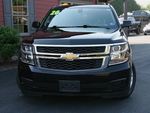 Used 2020 Chevrolet Suburban LS RWD image 2