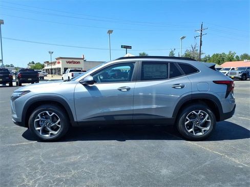 New 2026 Chevrolet Trax LT w/ Driver Confidence Package image 10