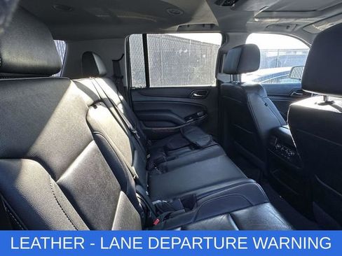 Used 2019 Chevrolet Suburban Premier image 3