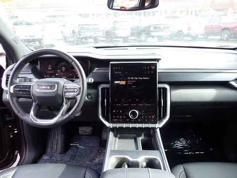 Used 2024 GMC Acadia Elevation image 17