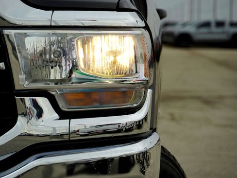 Used 2024 RAM 2500 Big Horn w/ Bed Utility Group image 2