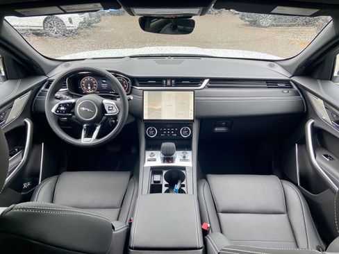 New 2026 Jaguar F-PACE R-Dynamic S image 4