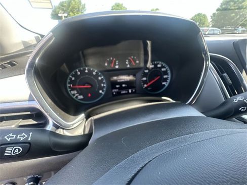 Used 2023 Chevrolet Equinox LS w/ Sport Edition image 10